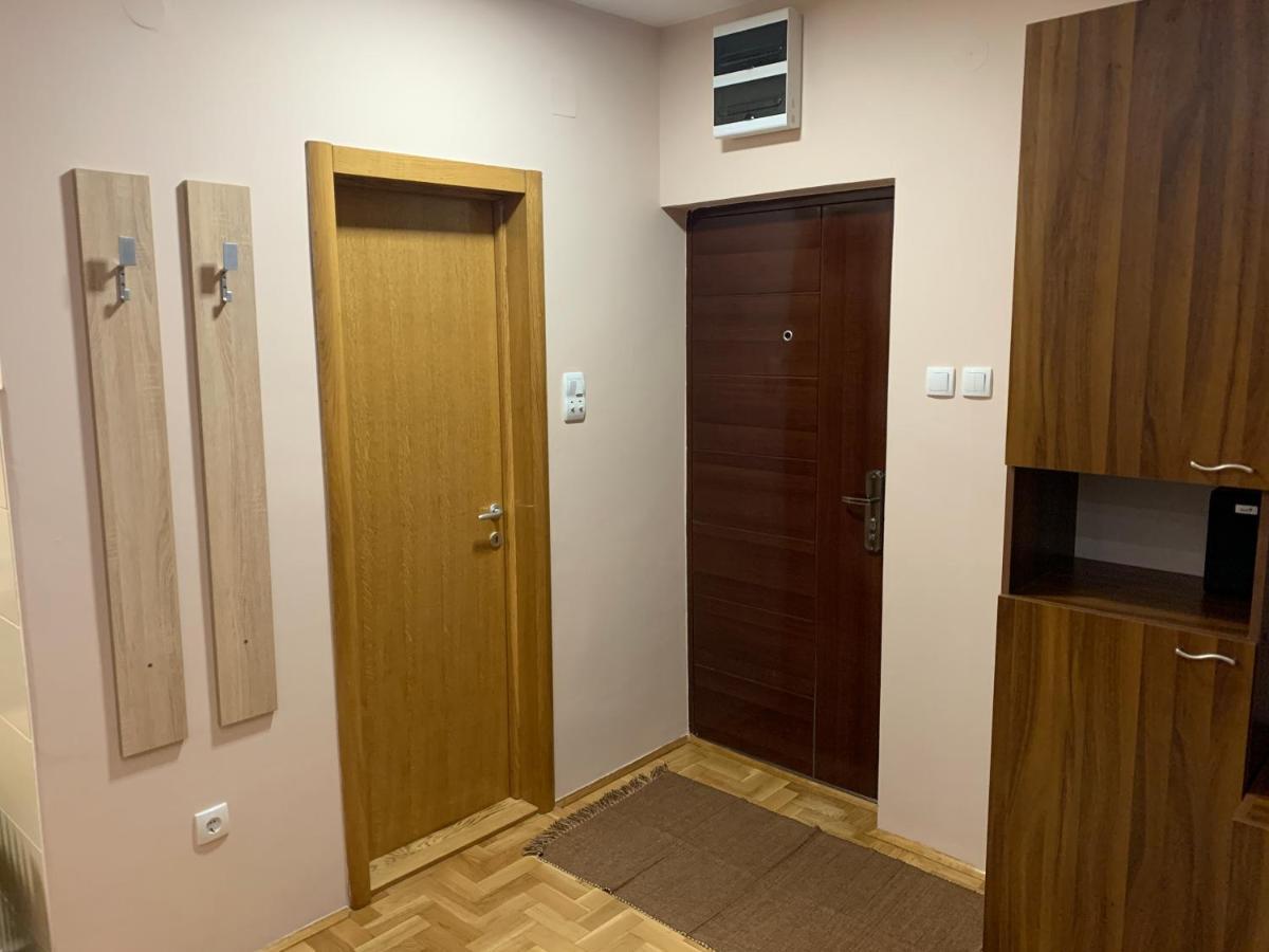 Mila Apartment Нови-Сад Экстерьер фото