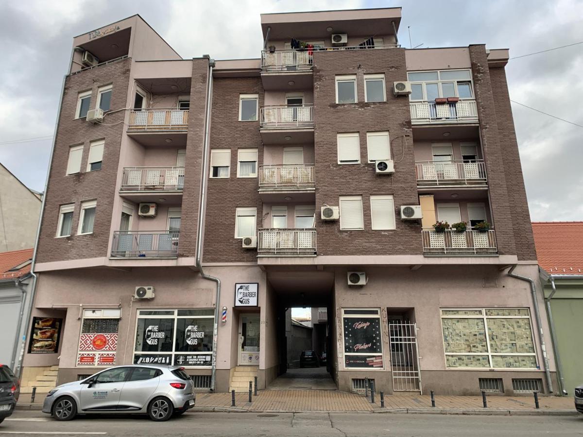 Mila Apartment Нови-Сад Экстерьер фото