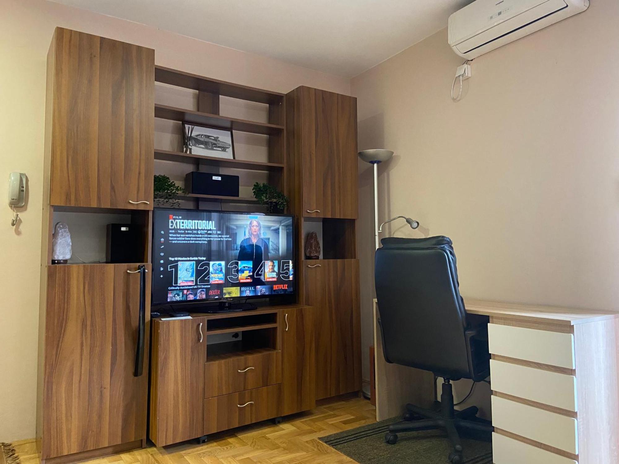 Mila Apartment Нови-Сад Экстерьер фото
